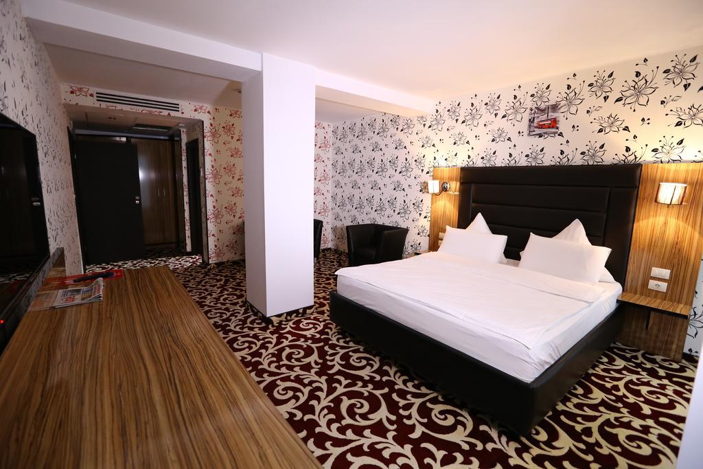 Hotel Articus Craiova Dış mekan fotoğraf