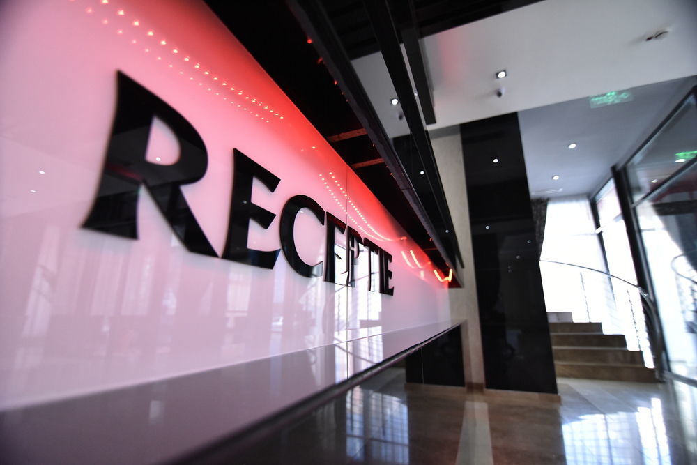 Hotel Articus Craiova Dış mekan fotoğraf