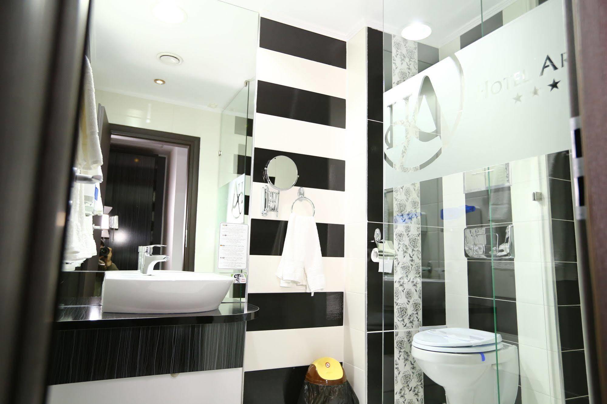 Hotel Articus Craiova Dış mekan fotoğraf
