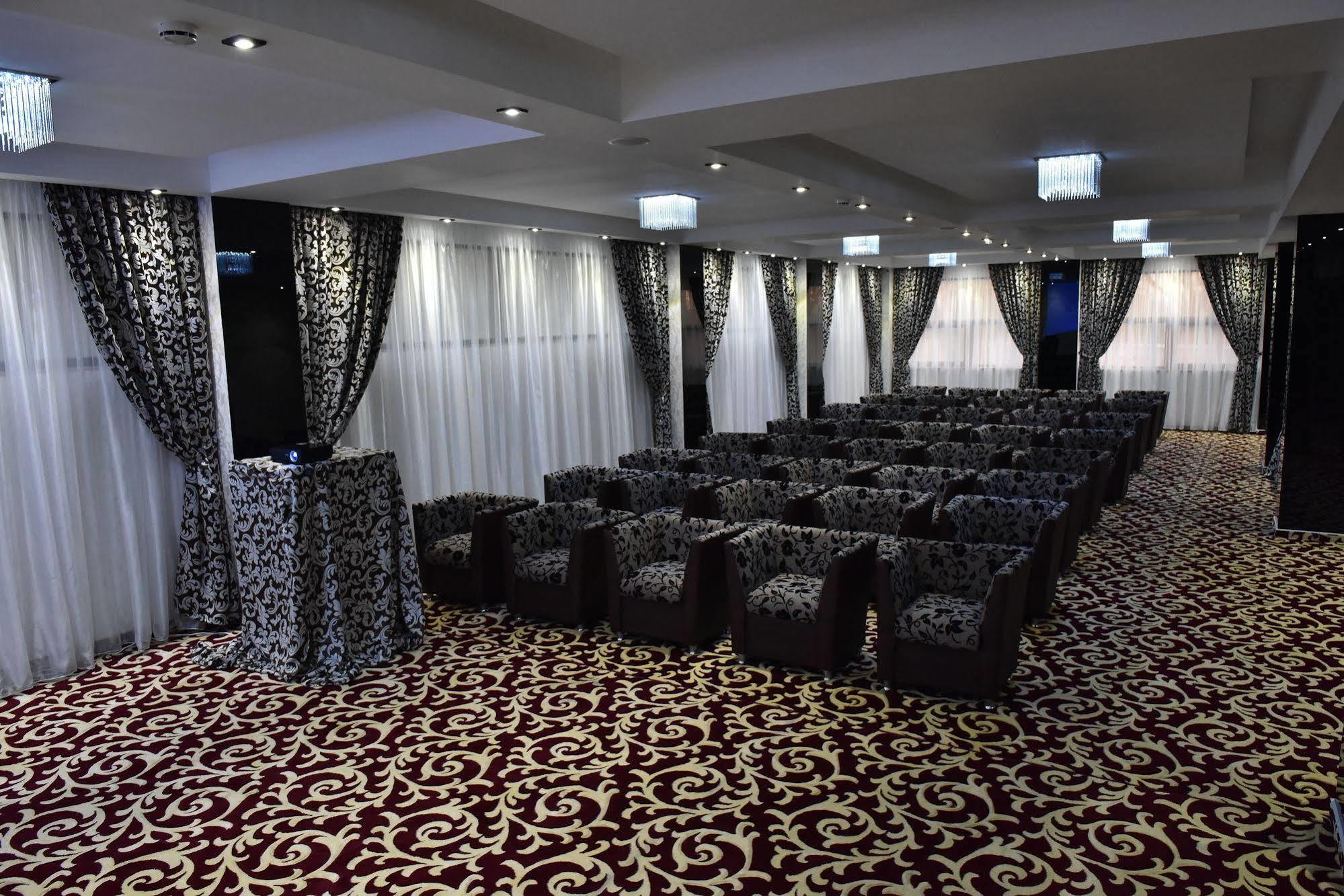 Hotel Articus Craiova Dış mekan fotoğraf