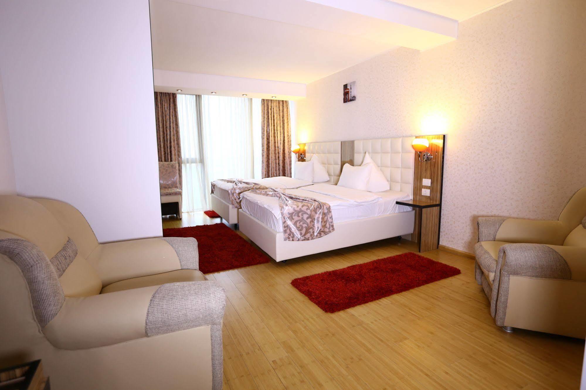 Hotel Articus Craiova Dış mekan fotoğraf